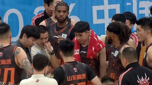 福彩3D-冲击前8，山东男篮7连胜轻取吉林 珀塞尔38+4 谢智杰坐稳首发后卫