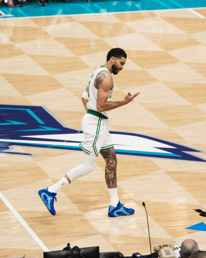 塔图姆复出第三周即获周最佳!连获赞美:七成功力的他也是联盟前十|凯尔特人|黄蜂|波士顿凯尔特人队|俄克拉荷马雷霆队|亚特兰大老鹰队_新浪体育_新浪新闻