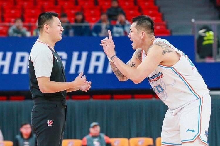 拒高薪留守山东!17年一人一城,CBA最纯粹的硬汉陶汉林