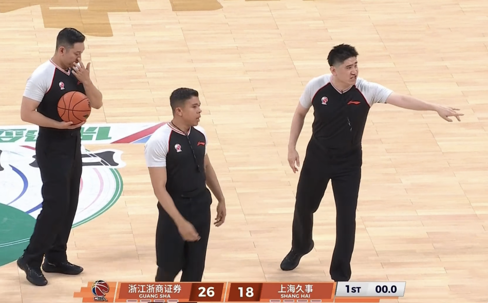 福利彩票-大秋无敌!3叉戟砍79分,CBA总决赛:广厦逆境翻盘,裁判罕见争议